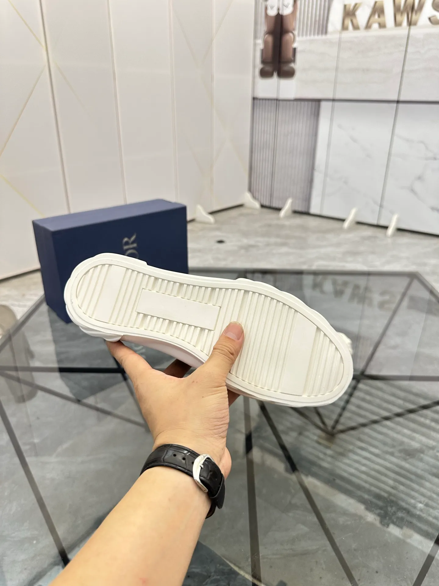 Men's shoes for sale 💰: 💰P380¥ Product trademark: Dior* "Dior*" slip-on shoes Regular size: 38-44 (can be customized to 45) Product materials: upper imported cowhide stitched with original fabric, sheepskin lining, original outsole. No.:6735